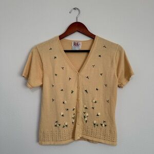 Yellow cardigan with floral embroidery